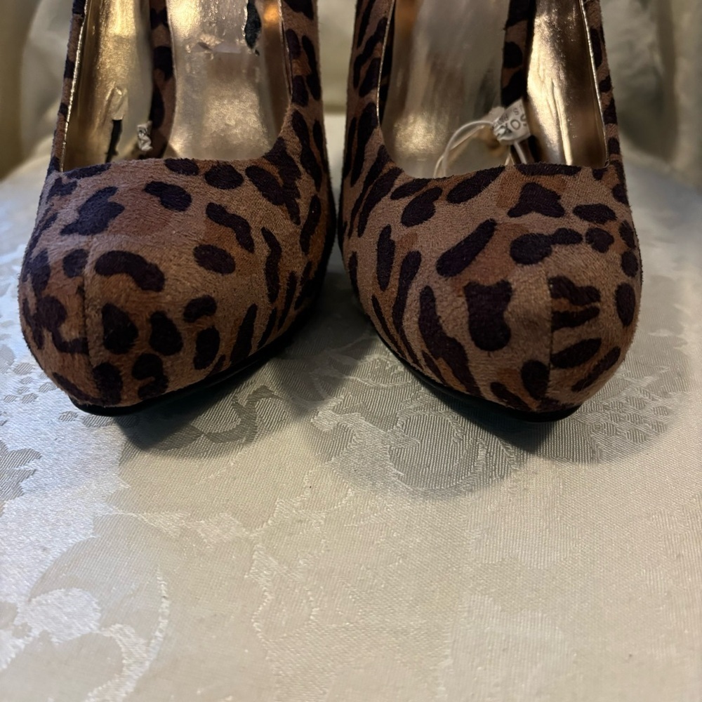 NWT Gorgeous Leopard Print Platform High Heels - Women - Picture 3 of 11